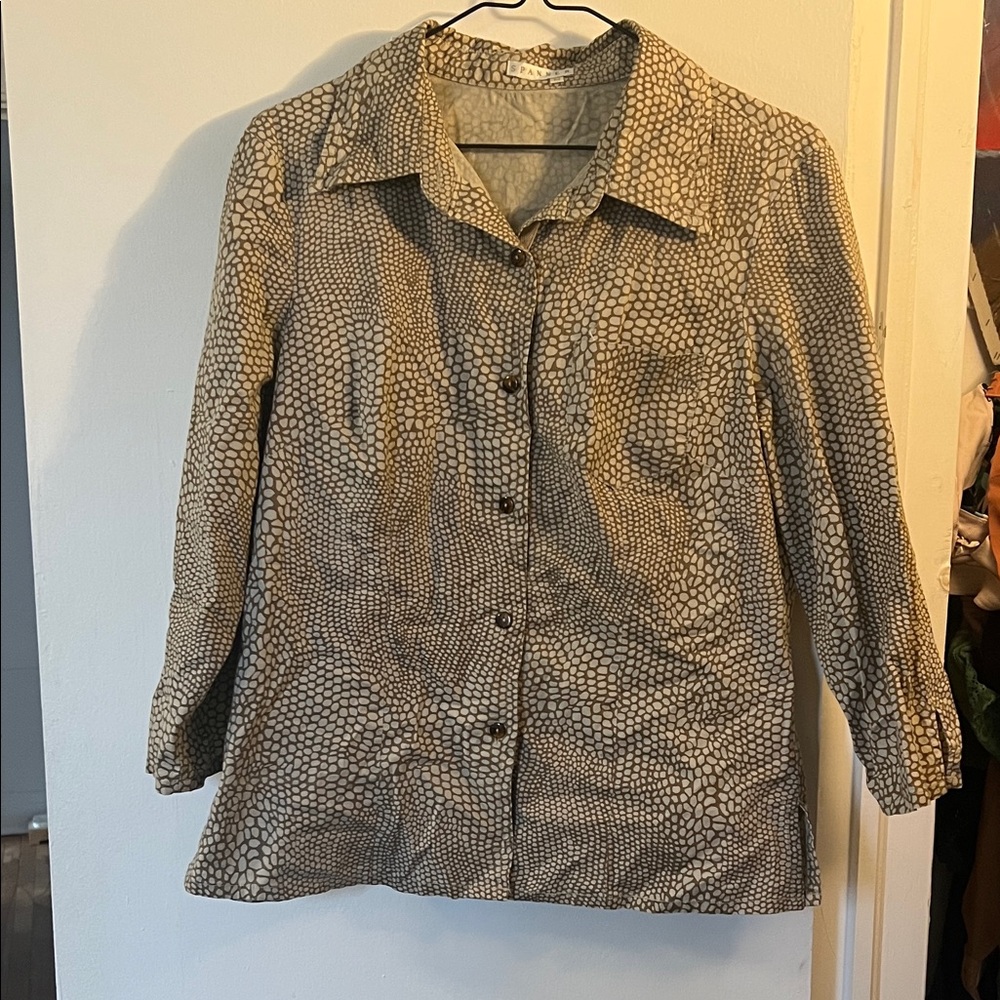 SPANNER Women's Button-Down Shirt in Black and Gray Pattern